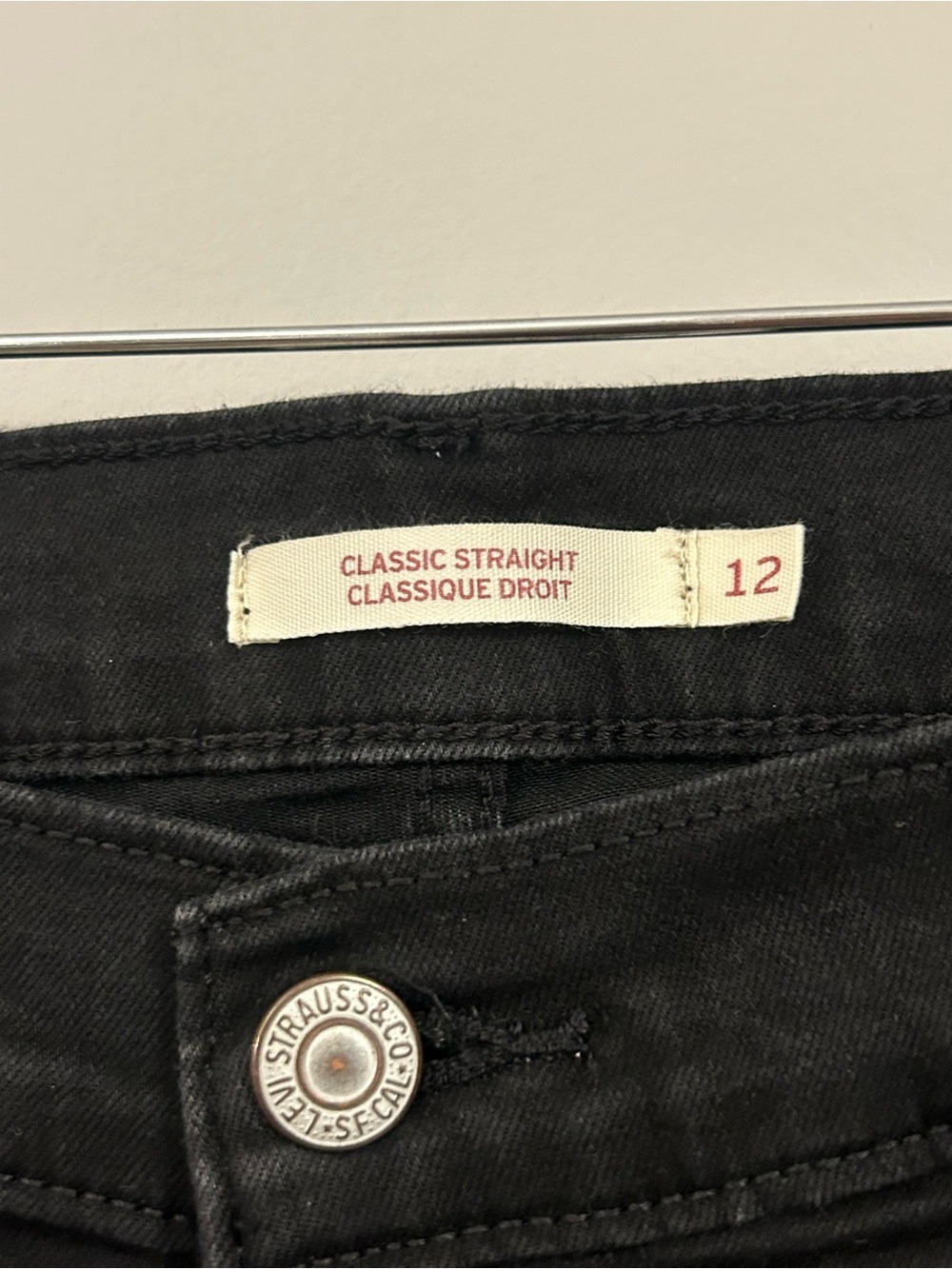 Levi's Women's Classic Straight Black Skinny Jeans Size 12 - Picture 2 of 8